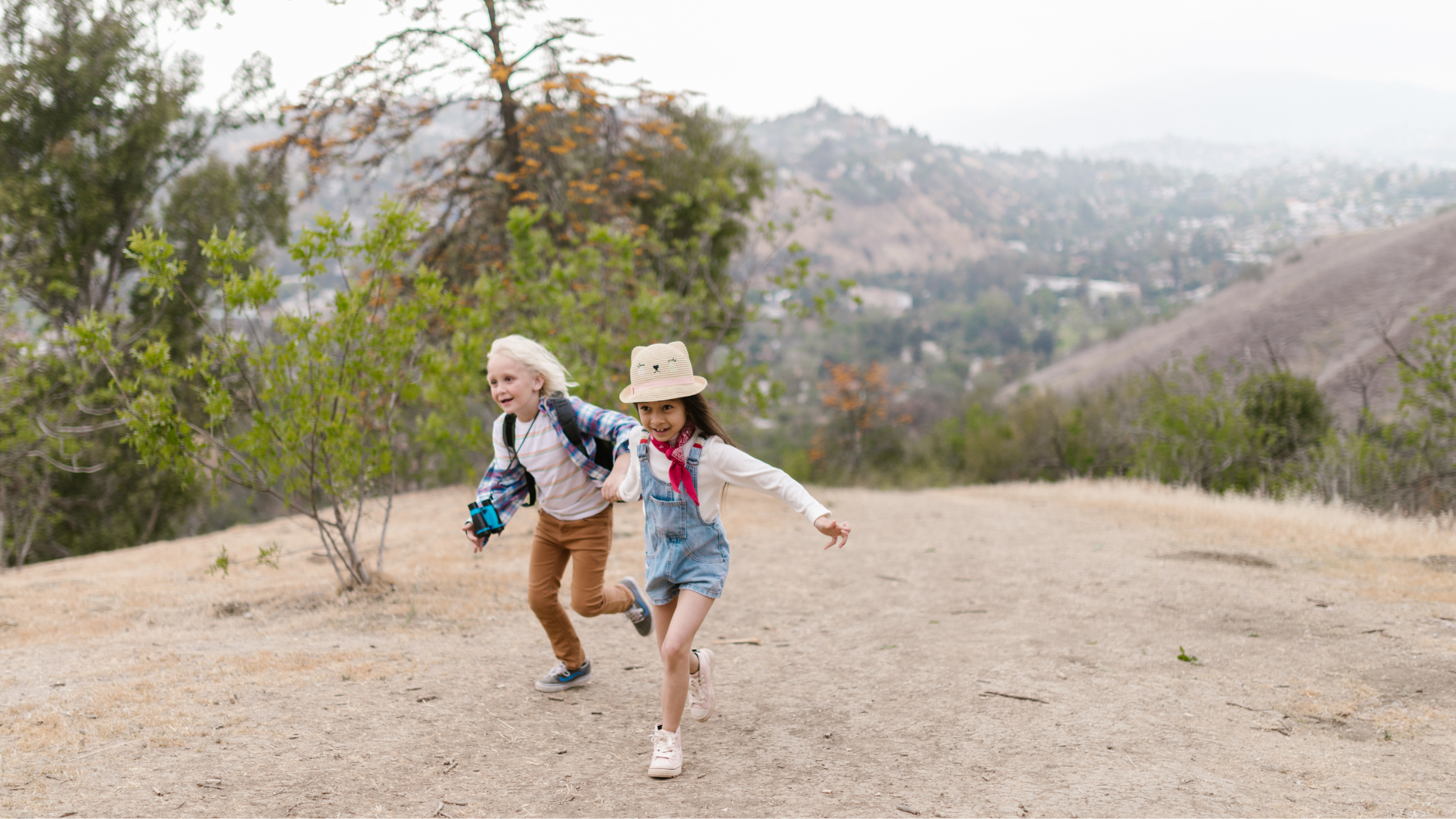 Take the Kids Outdoors: Nature Walks and Parks Near Verdancia This Fall